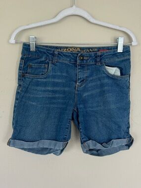 Arizona Jean Co,mid rise Size 14 , adjustable waist, embellished  shorts (1609)